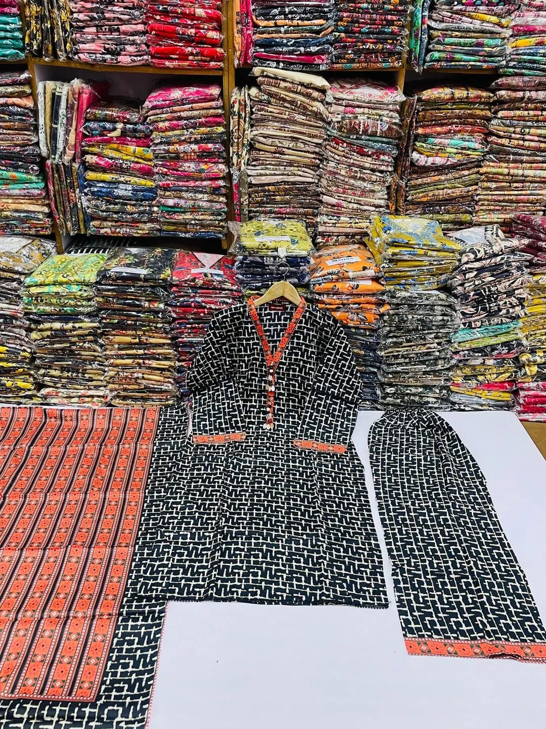 Women's 3Pcs Printed Lawn Suit - Flat Lay