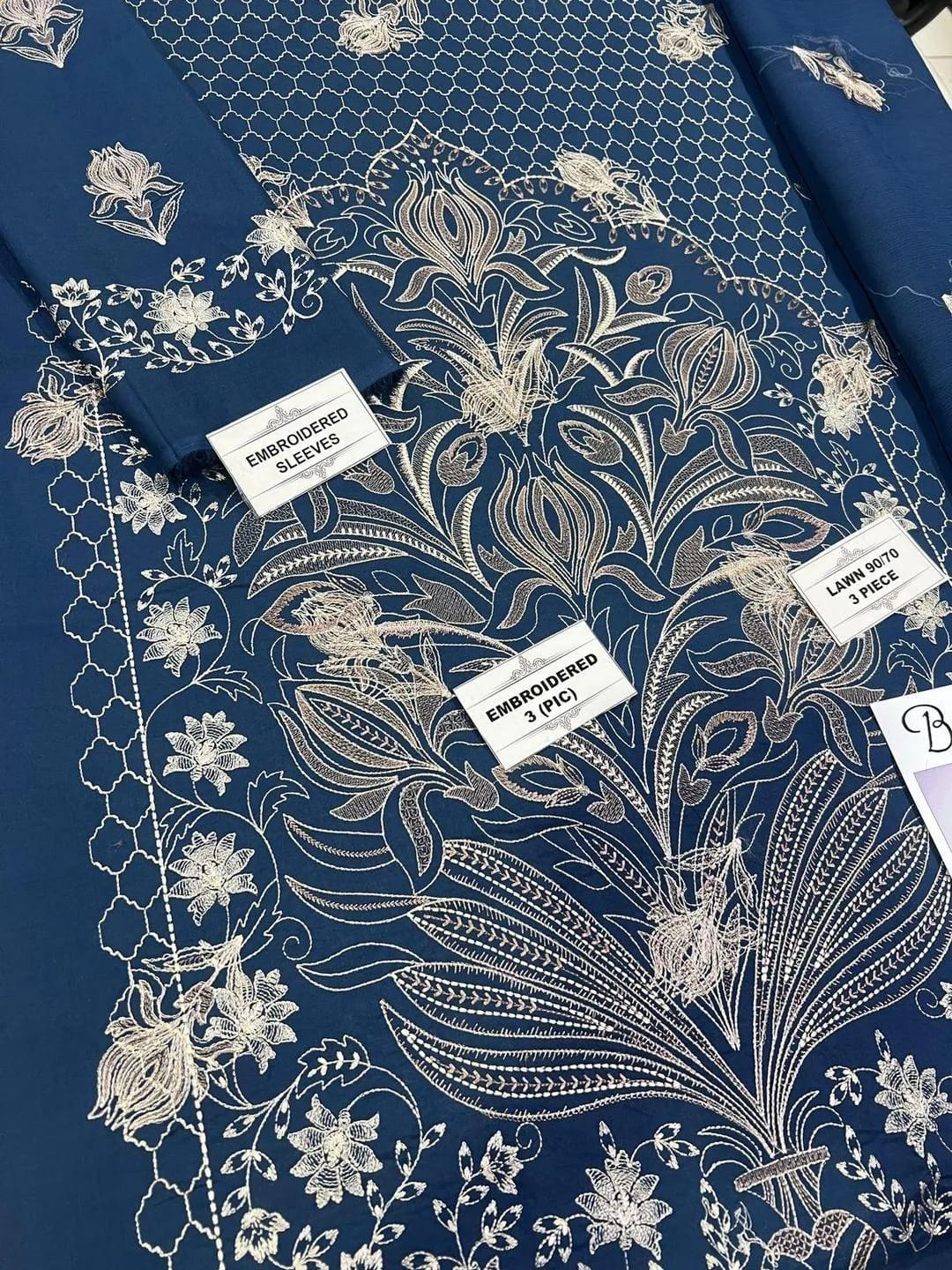 Blue Embroidered Lawn 3-Piece Suit - Embroidery Detail